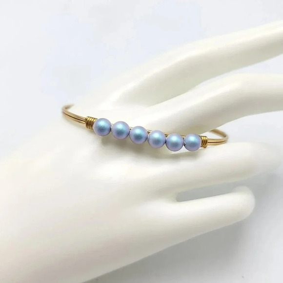 Luca Danni CRYSTAL PEARL Lavender Purple Bangle Bracelet Gold Tone 7" - Picture 1 of 4